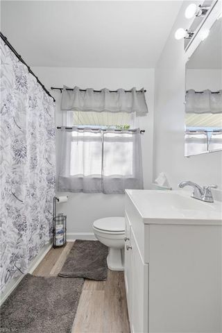 111 Woodbury Forrest DR, Hampton, VA 23666