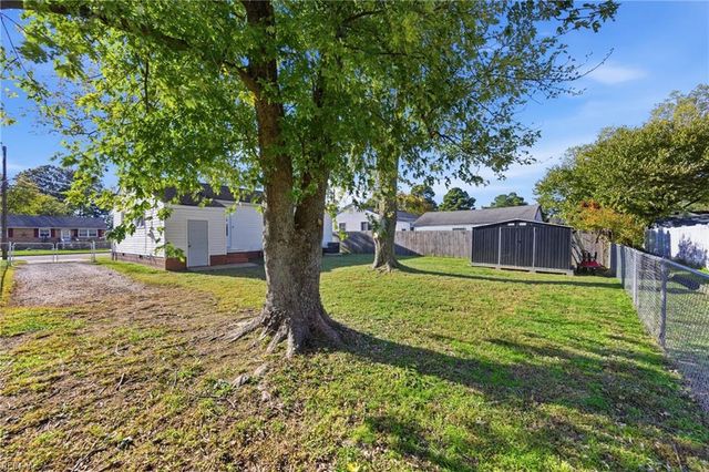 111 Woodbury Forrest DR, Hampton, VA 23666