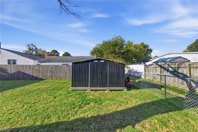 111 Woodbury Forrest DR, Hampton, VA 23666