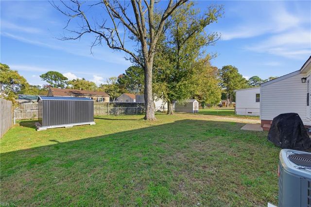 111 Woodbury Forrest DR, Hampton, VA 23666