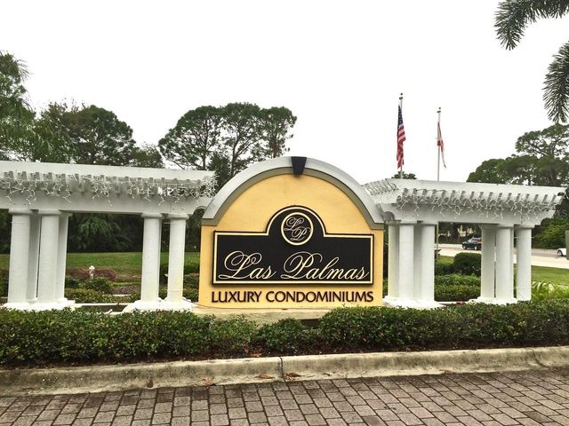 5600 BENTGRASS DRIVE 8-117, Sarasota, FL 34235