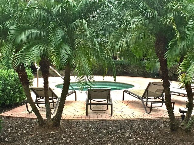 5600 BENTGRASS DRIVE 8-117, Sarasota, FL 34235