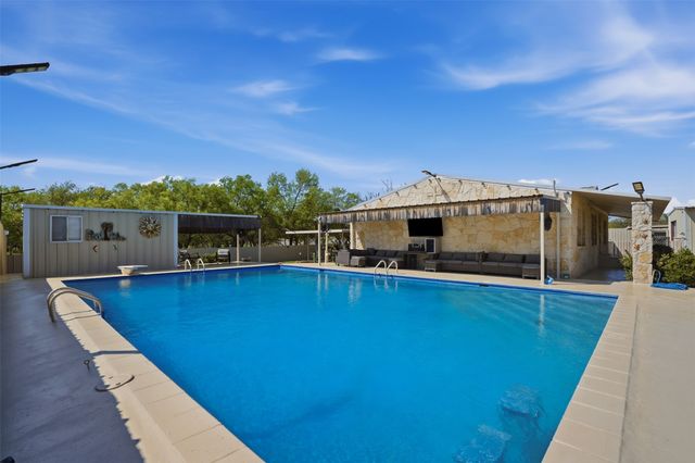 435 Gene Lee Road, Mineral Wells, TX 76067
