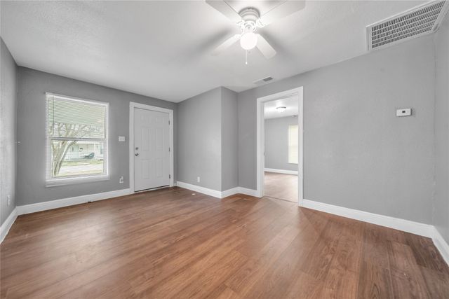 802 S Jackson Street, Kaufman, TX 75142