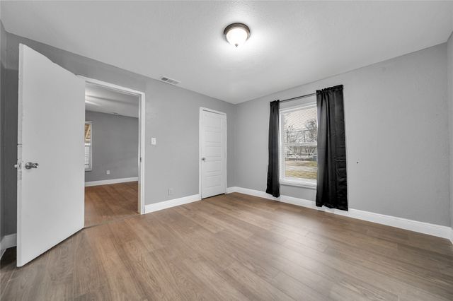 802 S Jackson Street, Kaufman, TX 75142