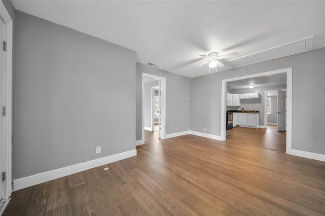 802 S Jackson Street, Kaufman, TX 75142