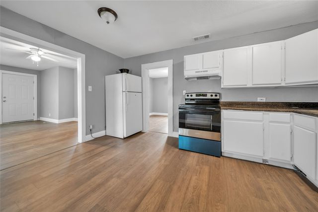 802 S Jackson Street, Kaufman, TX 75142