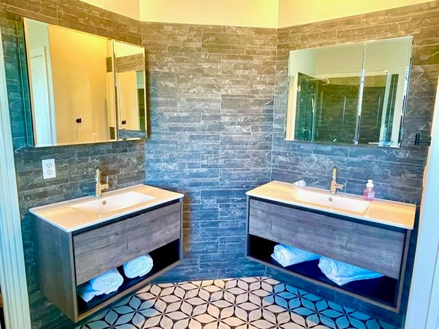 4090 Stoney Bend Drive, Fayetteville, AR 72704