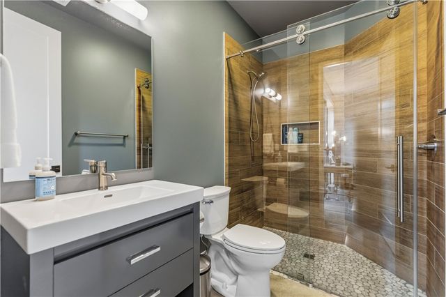 4 Calhoun Hill Way, Greenville, SC 29601