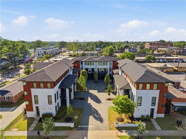 4 Calhoun Hill Way, Greenville, SC 29601