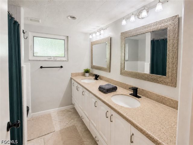 5098 Northampton DR, Fort Myers, FL 33919