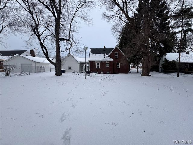 95 Reserve Road, West Seneca, NY 14224