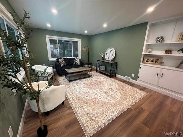 95 Reserve Road, West Seneca, NY 14224