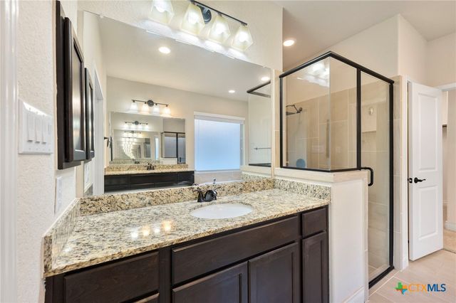 657 Vale Court, New Braunfels, TX 78132