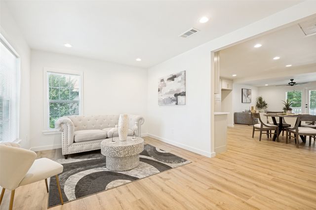 203 S Waxahachie Street, Mansfield, TX 76063