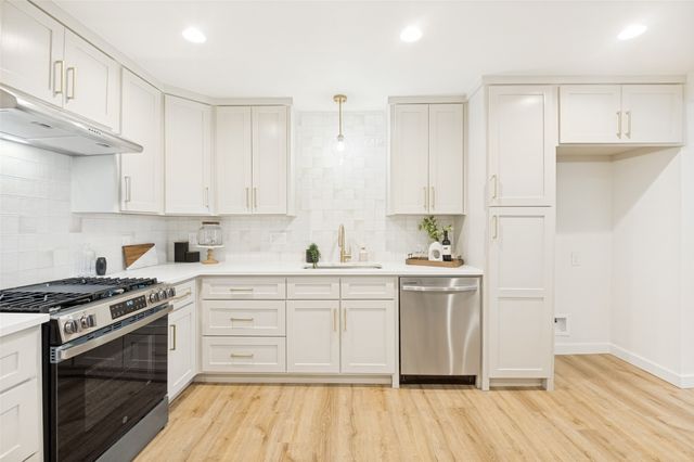 203 S Waxahachie Street, Mansfield, TX 76063