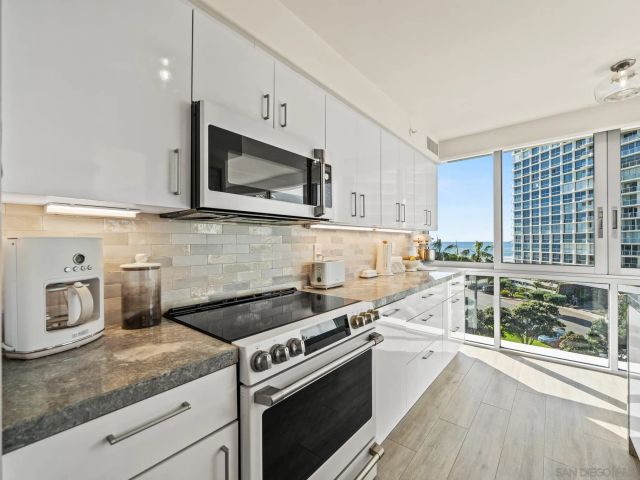 1750 Avenida Del Mundo 404, Coronado, CA 92118