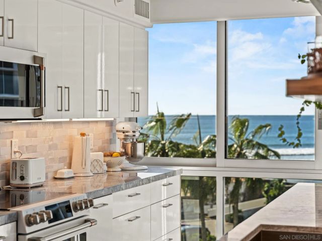 1750 Avenida Del Mundo 404, Coronado, CA 92118