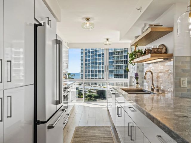 1750 Avenida Del Mundo 404, Coronado, CA 92118