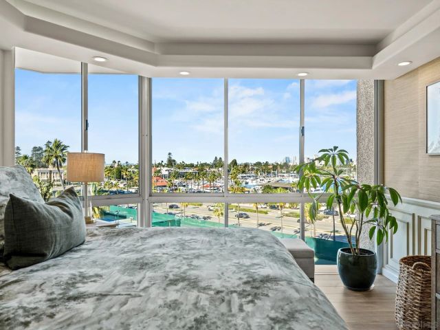 1750 Avenida Del Mundo 404, Coronado, CA 92118