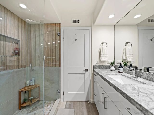 1750 Avenida Del Mundo 404, Coronado, CA 92118