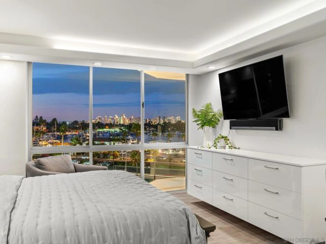 1750 Avenida Del Mundo 404, Coronado, CA 92118