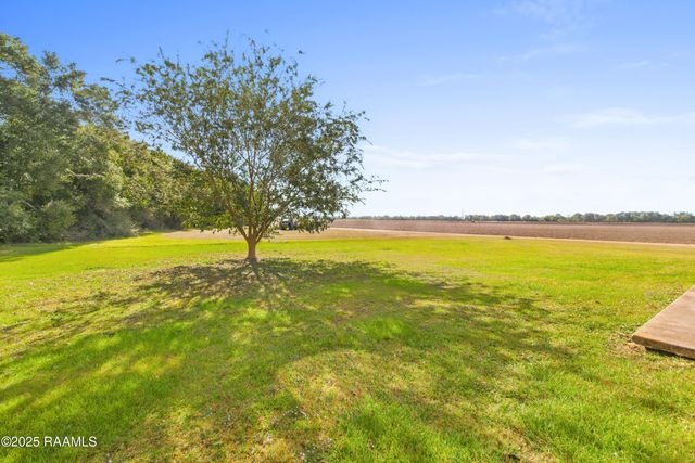 10219 Jefferson Island Road, New Iberia, LA 70560