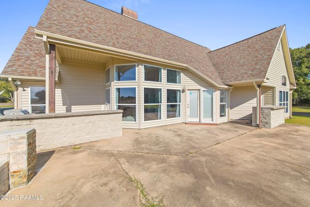 10219 Jefferson Island Road, New Iberia, LA 70560