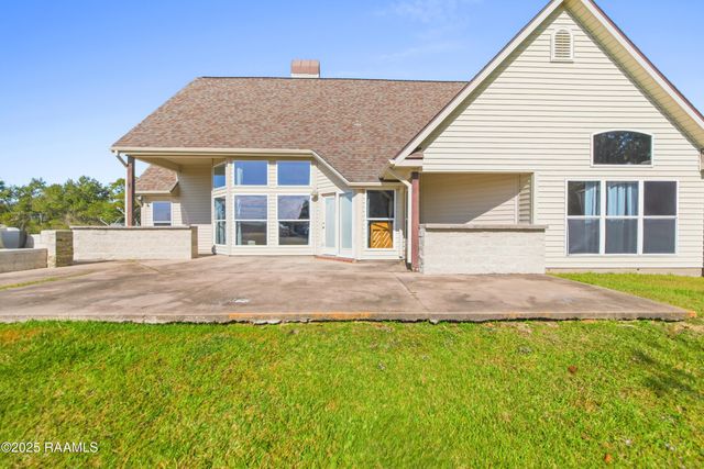 10219 Jefferson Island Road, New Iberia, LA 70560