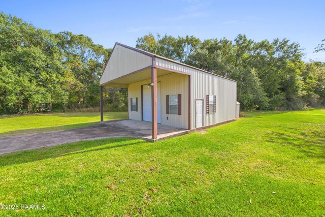 10219 Jefferson Island Road, New Iberia, LA 70560