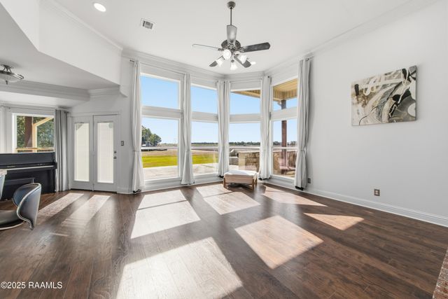 10219 Jefferson Island Road, New Iberia, LA 70560