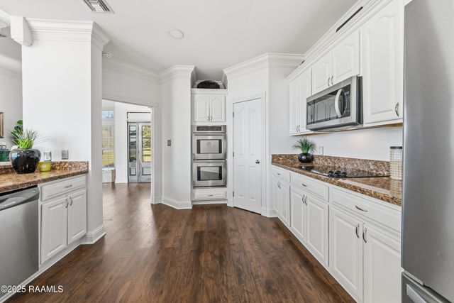 10219 Jefferson Island Road, New Iberia, LA 70560