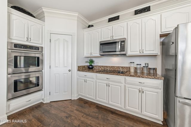 10219 Jefferson Island Road, New Iberia, LA 70560