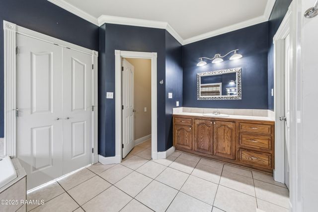 10219 Jefferson Island Road, New Iberia, LA 70560