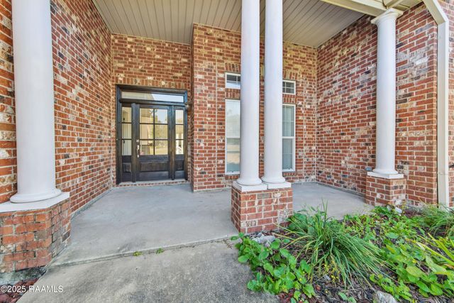 10219 Jefferson Island Road, New Iberia, LA 70560