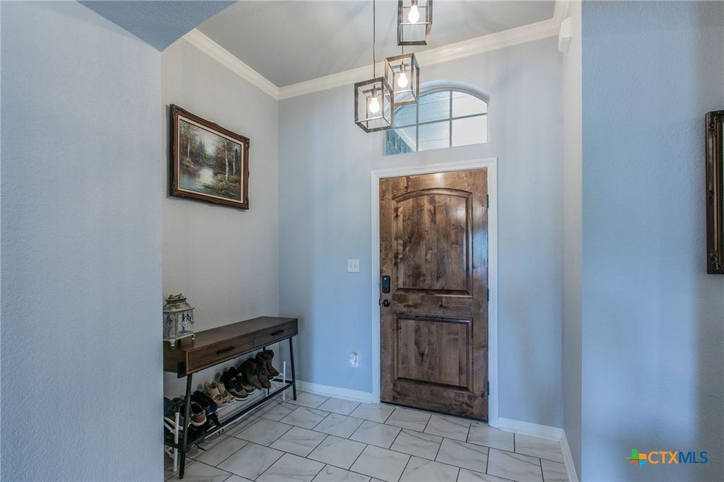 Image 14 of property listing at 1501 Loving Trail, Belton, TX 76513
