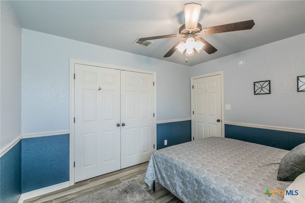 Image 16 of property listing at 1501 Loving Trail, Belton, TX 76513