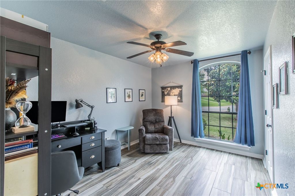 Image 18 of property listing at 1501 Loving Trail, Belton, TX 76513