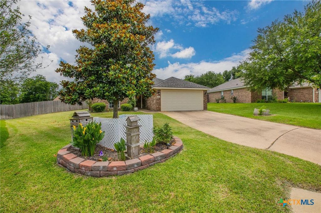 Image 21 of property listing at 1501 Loving Trail, Belton, TX 76513