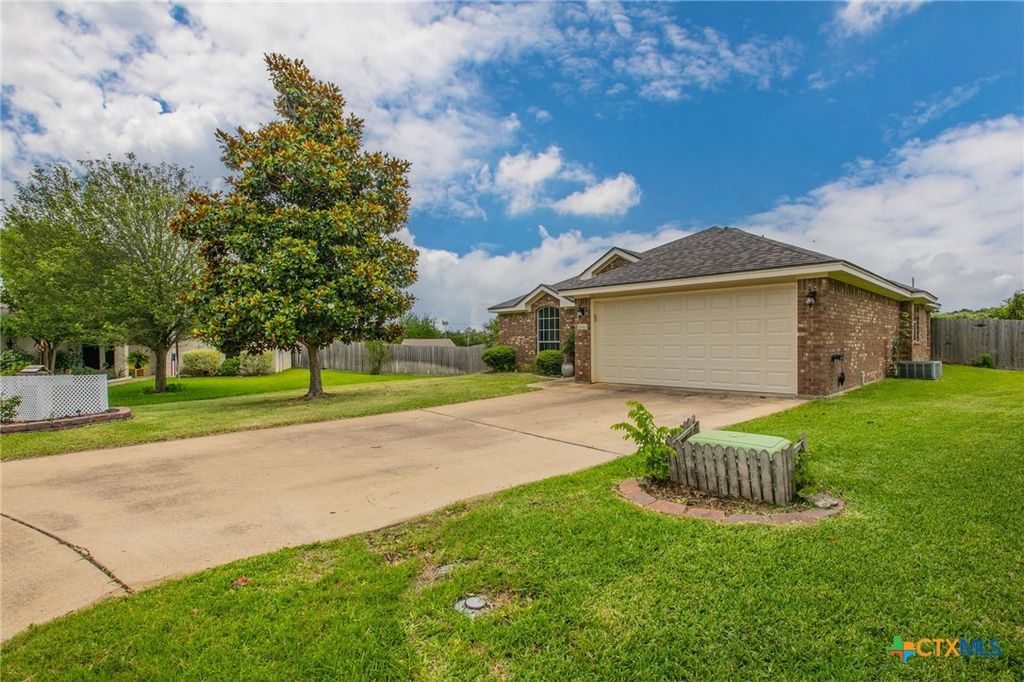 Image 22 of property listing at 1501 Loving Trail, Belton, TX 76513