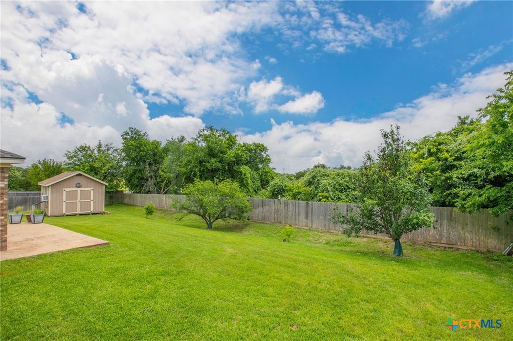 Image 23 of property listing at 1501 Loving Trail, Belton, TX 76513
