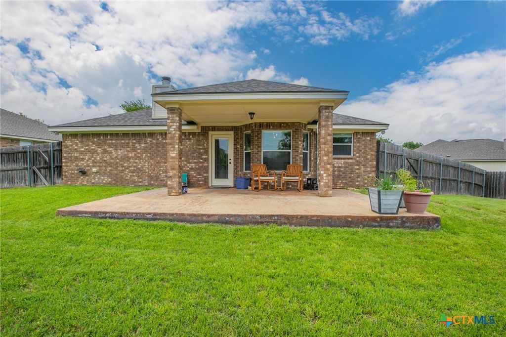 Image 26 of property listing at 1501 Loving Trail, Belton, TX 76513