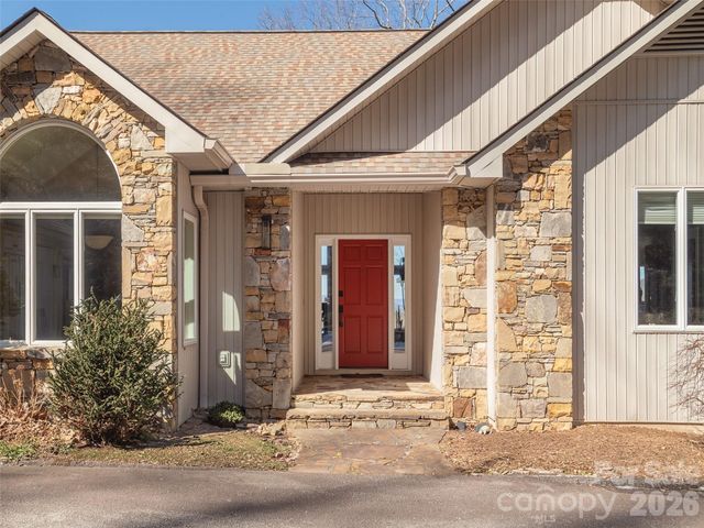 402 Claremont Drive, Flat Rock, NC 28731
