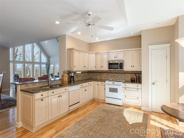 402 Claremont Drive, Flat Rock, NC 28731