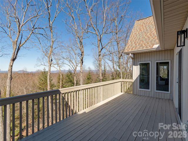 402 Claremont Drive, Flat Rock, NC 28731