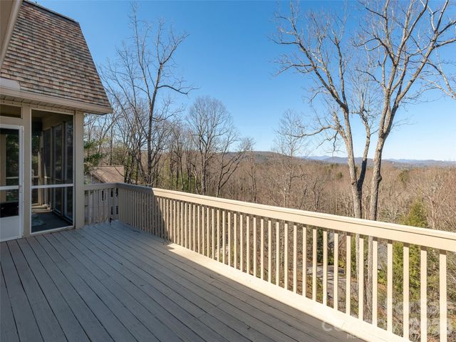 402 Claremont Drive, Flat Rock, NC 28731