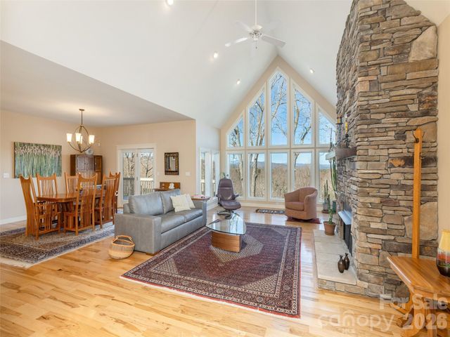 402 Claremont Drive, Flat Rock, NC 28731