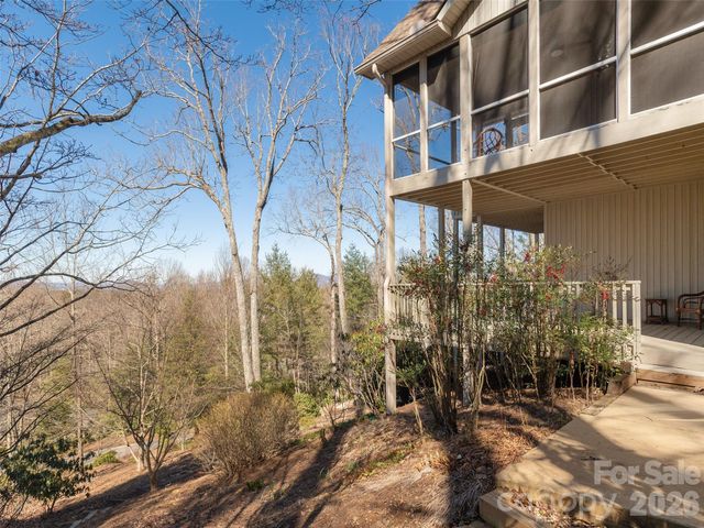 402 Claremont Drive, Flat Rock, NC 28731