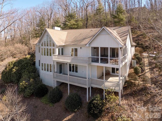 402 Claremont Drive, Flat Rock, NC 28731