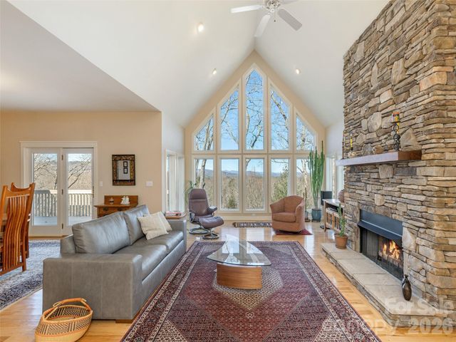 402 Claremont Drive, Flat Rock, NC 28731